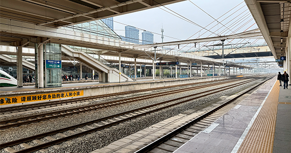 QQ空间开始注册绑定CN域名